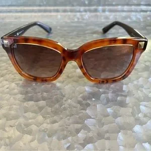 Valentino Women’s (V699S) Sunglasses ?Valentino Women main image 4